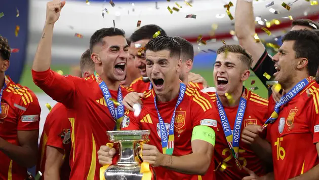 Euro 2024: T&acirc;n vương ch&acirc;u &Acirc;u đắm m&igrave;nh trong kỷ lục