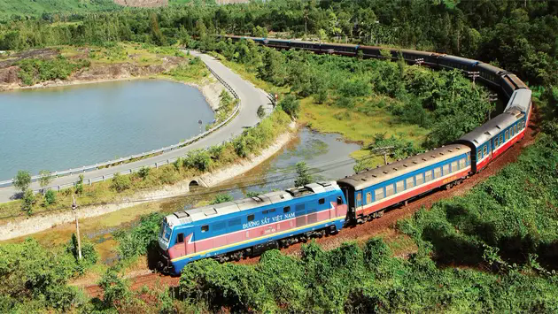Dừng hoạt động 10 chuyến t&agrave;u ứng ph&oacute; b&atilde;o Yagi