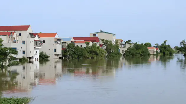 H&agrave; Nội: B&aacute;o động lũ tr&ecirc;n s&ocirc;ng T&iacute;ch