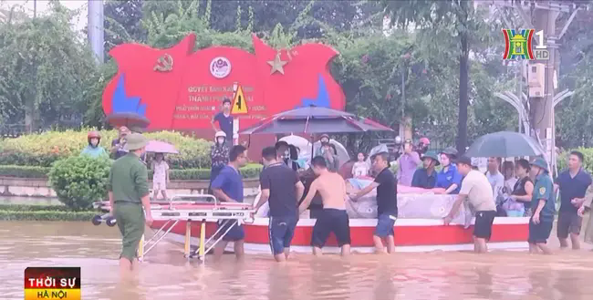 Trong buổi chiều nay 9/9, ch&iacute;nh quyền v&agrave; c&aacute;c lực lược chức năng đ&atilde; t&iacute;ch cực tổ chức di dời người d&acirc;n đến những khu vực an to&agrave;n.