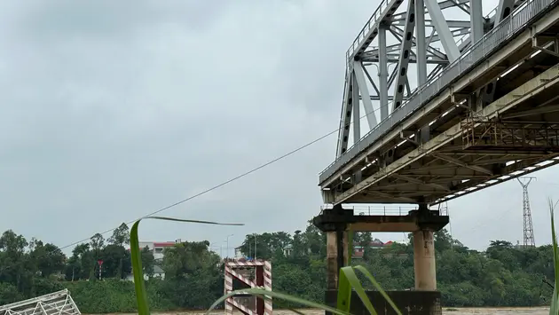 Ph&uacute; Thọ ph&acirc;n luồng giao th&ocirc;ng sau vụ sập cầu Phong Ch&acirc;u