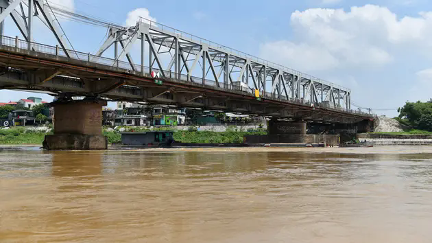 Cầu Đuống cấm c&aacute;c phương tiện lưu th&ocirc;ng từ 22h ng&agrave;y 10/9