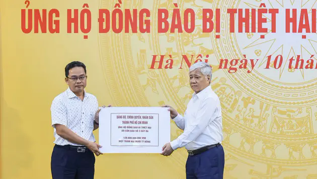 TP. HCM ủng hộ đồng b&agrave;o v&ugrave;ng b&atilde;o lũ 120 tỷ đồng