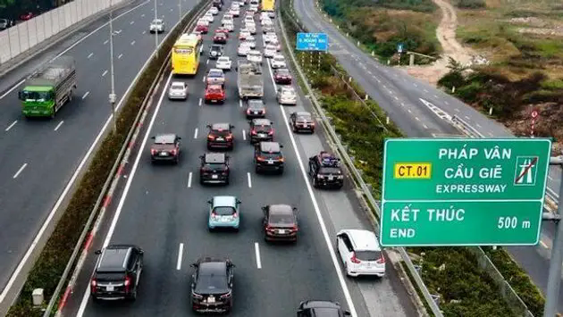 Cấm phương tiện v&agrave;o cao tốc Ph&aacute;p V&acirc;n - Cầu Giẽ do ngập