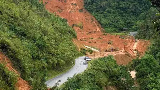 Cao Bằng: T&igrave;m thấy 9 thi thể nạn nh&acirc;n bị v&ugrave;i lấp