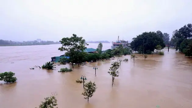 Lũ tr&ecirc;n s&ocirc;ng L&ocirc; đạt đỉnh 27,73m, tr&ecirc;n b&aacute;o động 3