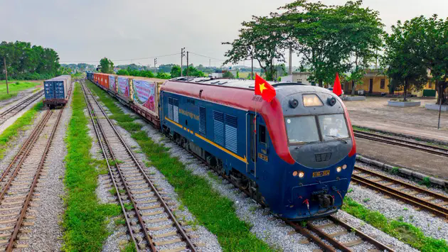 Đường sắt vận chuyển miễn ph&iacute; h&agrave;ng cứu trợ
