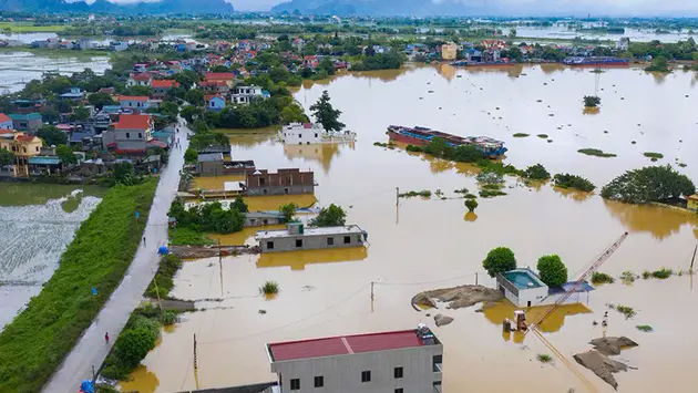 Ninh B&igrave;nh ph&aacute;t lệnh di d&acirc;n do lũ d&acirc;ng cao
