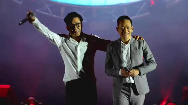 Duy Mạnh v&agrave; Tuấn Hưng 'th&acirc;n qu&aacute; th&acirc;n' tại liveshow chung