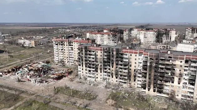 Nga tuy&ecirc;n bố kiểm so&aacute;t ho&agrave;n to&agrave;n th&agrave;nh tr&igrave; Ugledar ở Donetsk