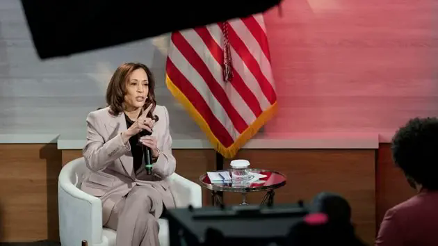 B&agrave; Kamala Harris li&ecirc;n tục xuất hiện tr&ecirc;n truyền th&ocirc;ng Mỹ