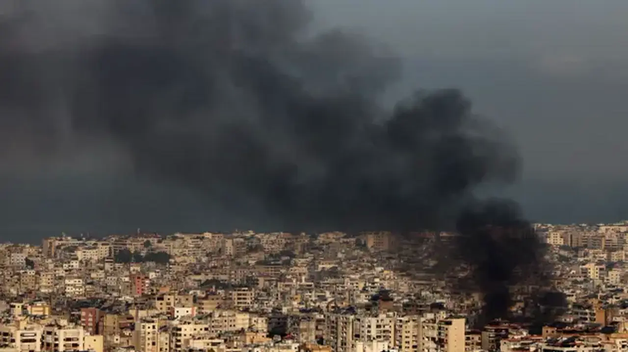 Israel cho biết họ đang tấn c&ocirc;ng c&aacute;c t&agrave;i sản của Hezbollah ở v&ugrave;ng ngoại &ocirc; Beirut.