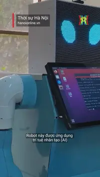 Sinh vi&ecirc;n TP.HCM chế tạo robot y t&aacute;