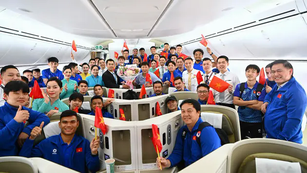 Đội tuyển Việt Nam đ&atilde; đến Th&aacute;i Lan