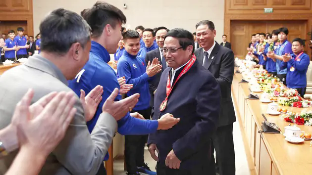 Thủ tướng gặp mặt ch&uacute;c mừng đội tuyển Việt Nam
