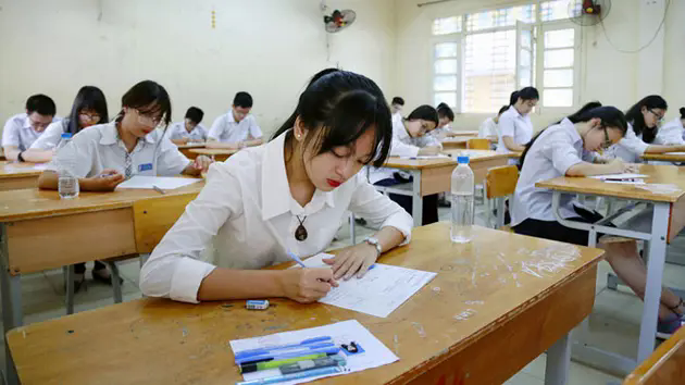 Từ 2025, tuyển sinh lớp 10 kh&ocirc;ng nh&acirc;n đ&ocirc;i điểm Văn, To&aacute;n