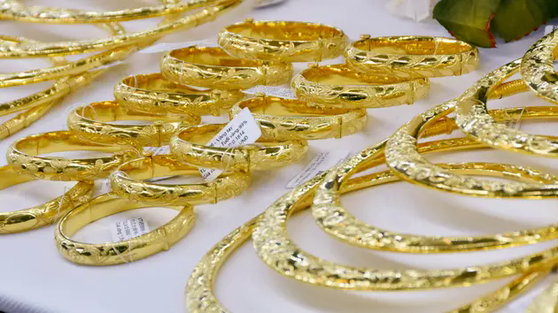 Gi&aacute; v&agrave;ng trong nước ng&agrave;y 12/1 tiếp đ&agrave; tăng mạnh