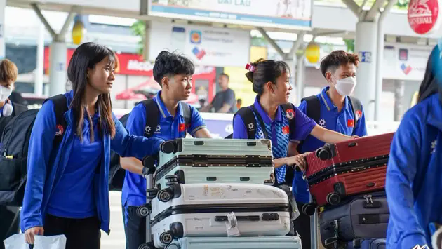 14 cầu thủ Việt Nam l&ecirc;n đường sang Myanmar thi đấu