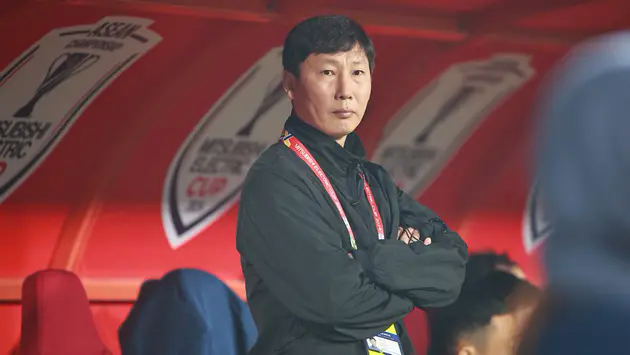 HLV Kim Sang Sik từng lo sợ bị VFF sa thải