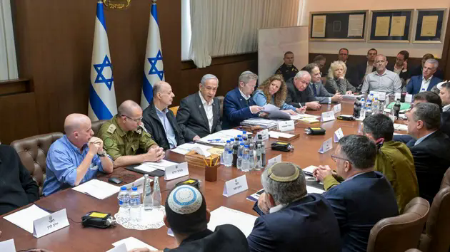 Ch&iacute;nh phủ Israel th&ocirc;ng qua thỏa thuận ngừng bắn với Hamas