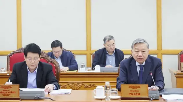 'Trung ương l&agrave;m gương, địa phương hưởng ứng' tinh gọn bộ m&aacute;y