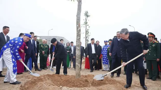 Tổng B&iacute; thư dự Lễ ph&aacute;t động Tết trồng c&acirc;y tại Hưng Y&ecirc;n
