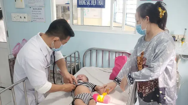 Bộ Y tế mở rộng chiến dịch ti&ecirc;m vaccine ph&ograve;ng sởi