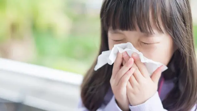 Kh&ocirc;ng n&ecirc;n tự &yacute; x&eacute;t nghiệm v&agrave; điều trị bệnh c&uacute;m