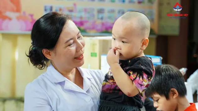 M&oacute;n qu&agrave; đặc biệt từ người thầy thuốc tận t&acirc;m