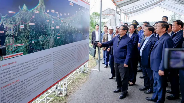 Thủ tướng đ&ocirc;n đốc x&oacute;a nh&agrave; dột n&aacute;t tại Quảng Ng&atilde;i