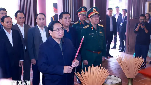 Thủ tướng d&acirc;ng hương tưởng nhớ cố Thủ tướng Phạm Văn Đồng