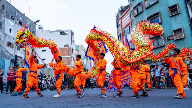 TP.HCM: Diễu h&agrave;nh mừng Tết Nguy&ecirc;n Ti&ecirc;u