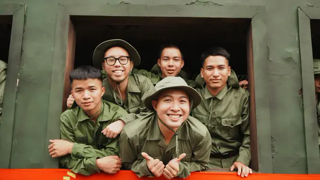 Nhiều TikToker trẻ tham gia phim lịch sử 'Mưa đỏ'