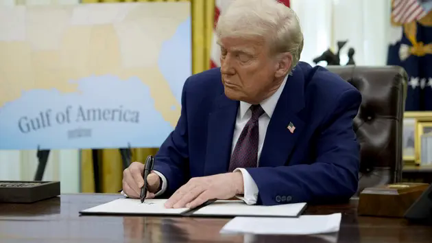 &Ocirc;ng Trump c&ocirc;ng bố &aacute;p thuế đối ứng với h&agrave;ng nhập khẩu