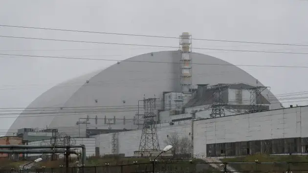 Chiến sự ng&agrave;y 14/2: Nh&agrave; m&aacute;y điện Chernobyl bị tấn c&ocirc;ng