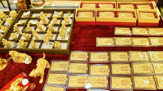 Gi&aacute; v&agrave;ng ng&agrave;y 15/2 chưa c&oacute; dấu hiệu dừng đ&agrave; tăng