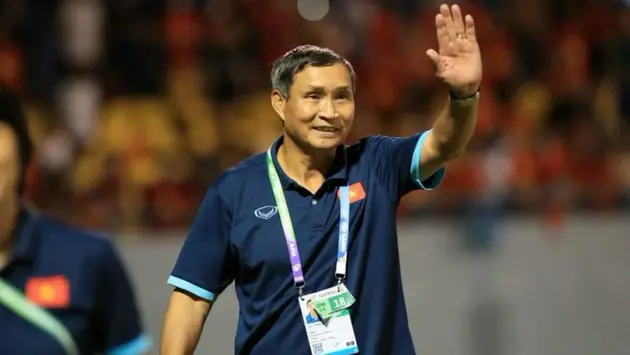 FIFA vinh danh HLV Mai Đức Chung