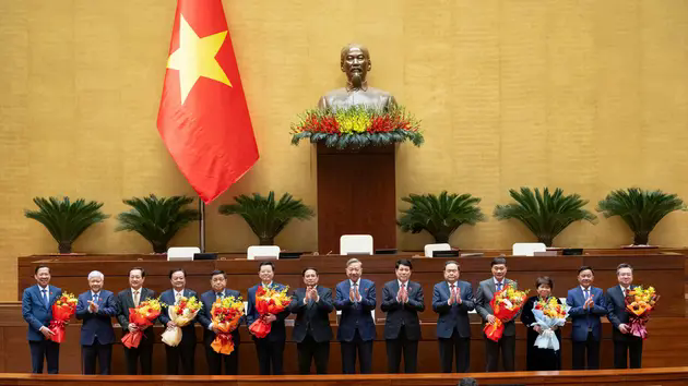 Kiện to&agrave;n nhiều chức danh l&atilde;nh đạo Quốc hội, Ch&iacute;nh phủ