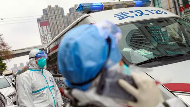 Ph&aacute;t hiện virus corona mới c&oacute; khả năng l&acirc;y sang người
