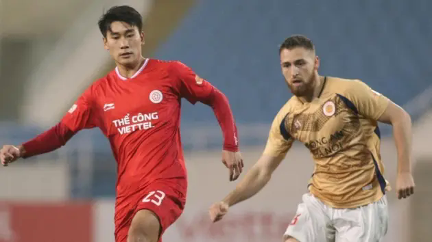 HLV Kim Sang Sik c&oacute; th&ecirc;m loạt cầu thủ chất lượng