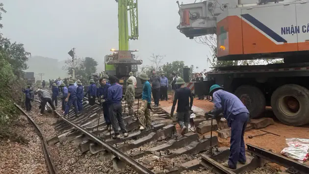 Th&ocirc;ng tuyến đường sắt Bắc &ndash; Nam trong s&aacute;ng 2/3