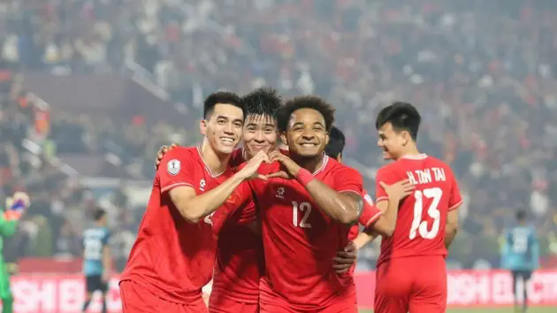 Loạt ng&ocirc;i sao đội tuyển Việt Nam sắp đối đầu Man Utd?