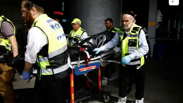Tấn c&ocirc;ng bằng dao ở Israel, năm người thương vong