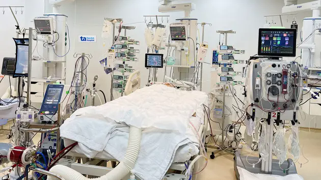 Cứu sống ngoạn mục người đ&agrave;n &ocirc;ng ngưng thở hơn 60 ph&uacute;t