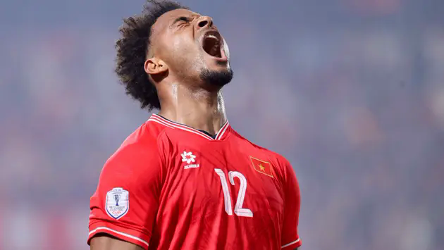 Xu&acirc;n Son lỡ hẹn đấu Man Utd do chấn thương