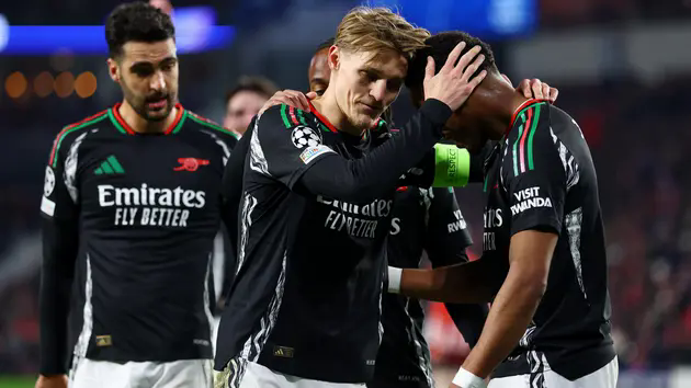 Arsenal lập kỷ lục sau chiến thắng trước PSV tại Champions League