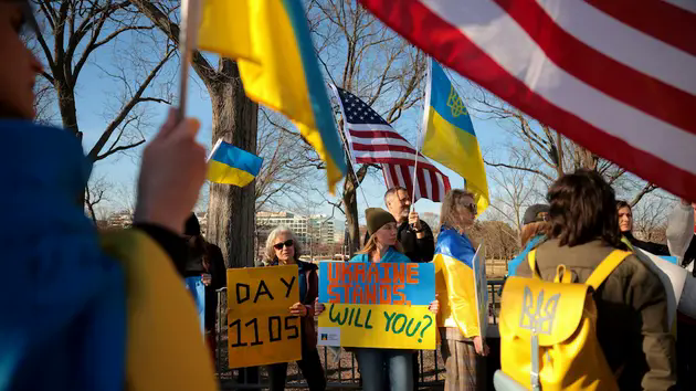 &Ocirc;ng Trump thu hồi quy chế tị nạn với 240.000 người Ukraine