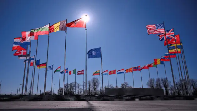 &Ocirc;ng Trump c&acirc;n nhắc thay đổi ch&iacute;nh s&aacute;ch của NATO