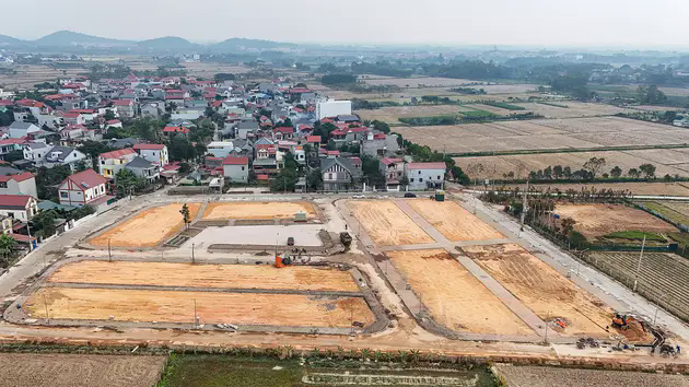 Đấu gi&aacute; lại 36 thửa đất bị 'thổi' 30 tỷ đồng/m&sup2;
