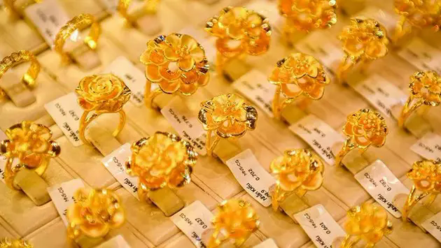Gi&aacute; v&agrave;ng trong nước đảo chiều giảm 300.000 đồng/lượng
